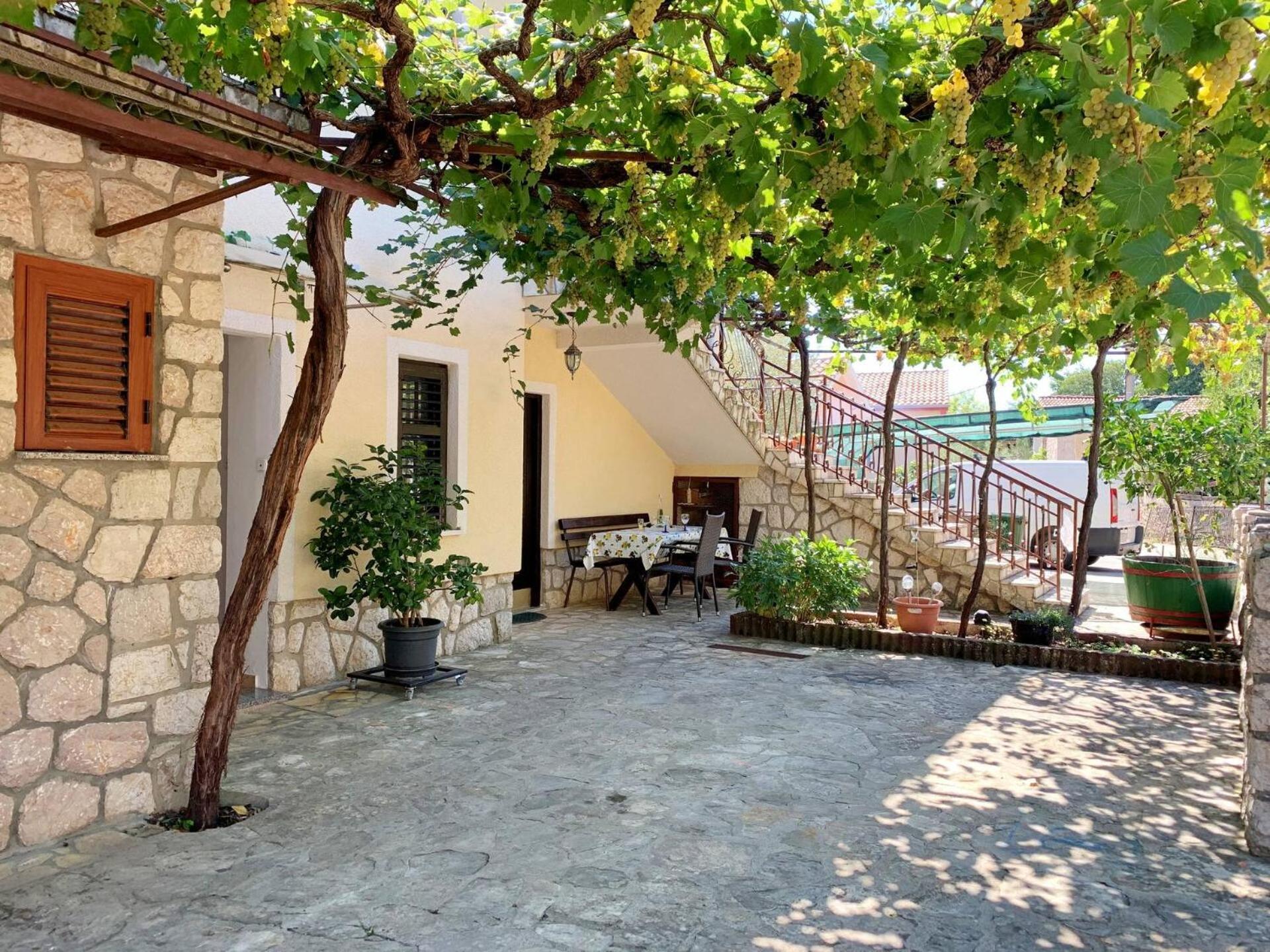 Apartments Santic Čižići エクステリア 写真