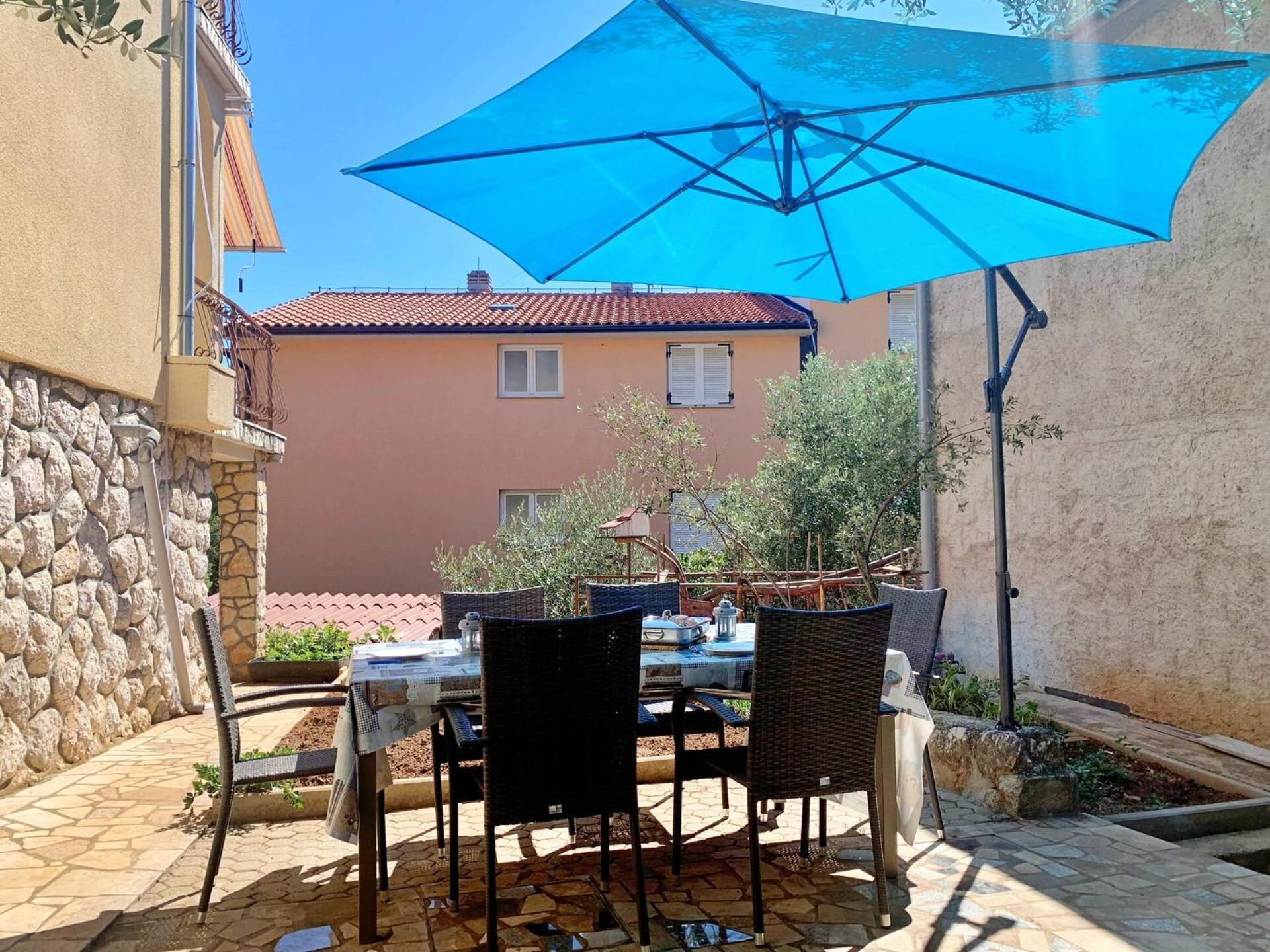 Apartments Santic Čižići エクステリア 写真