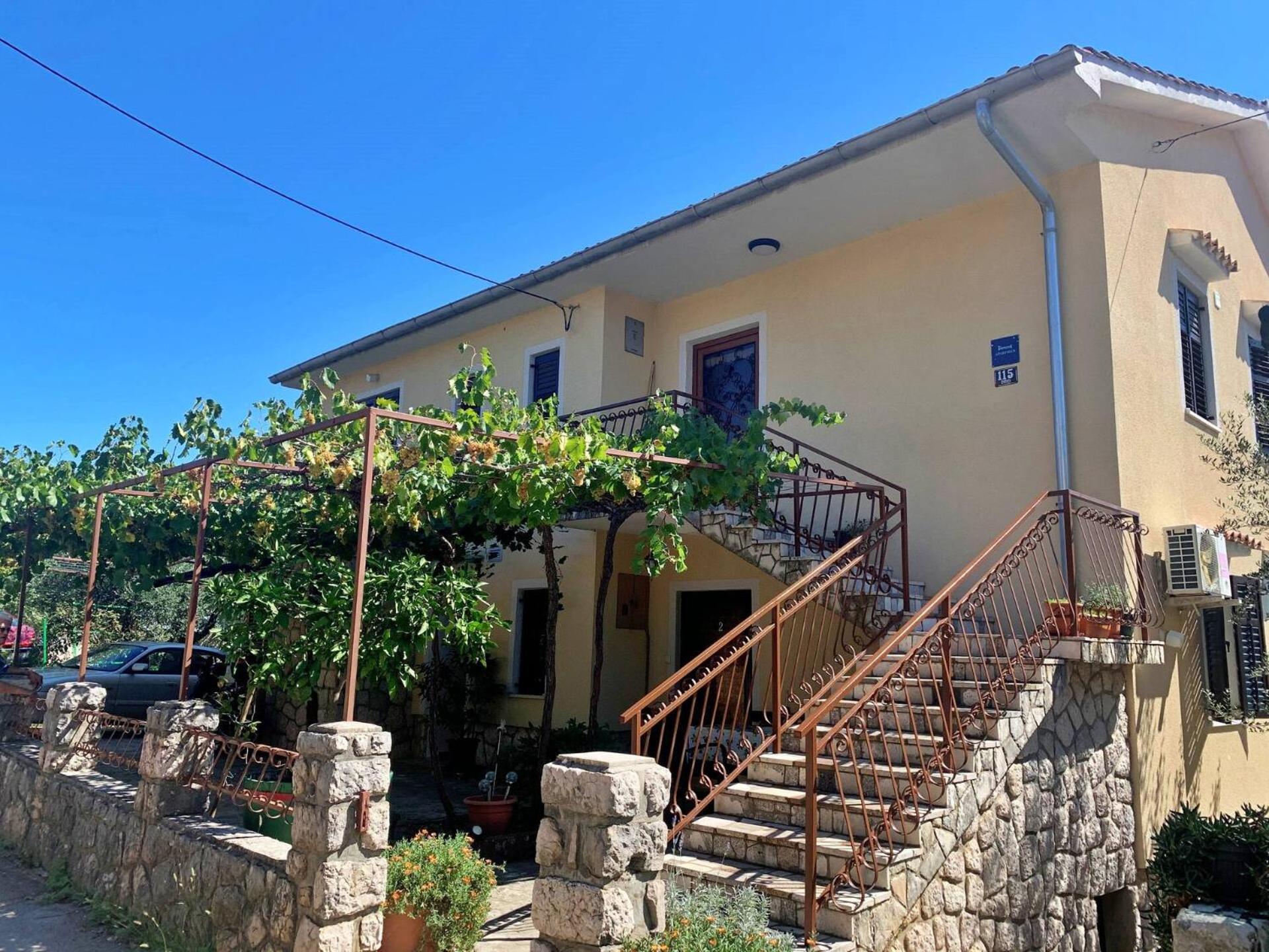 Apartments Santic Čižići エクステリア 写真